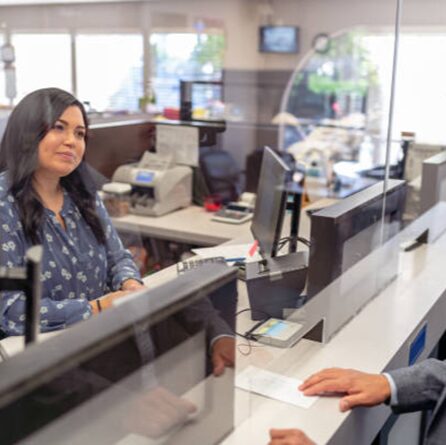 Onboarding con validación y autenticación de documentos de identidad Onboarding con validación y autenticación de documentos de identidad