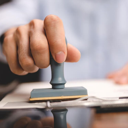 Identificación y validación de identidad presencial de clientes Identificación y validación de identidad presencial de clientes